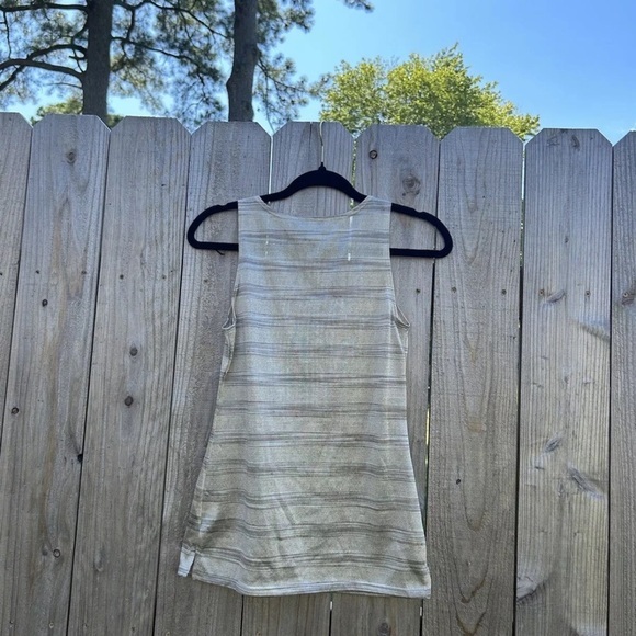 Banana Republic Tank Top Women's Sz Xs‎ Metallic Gold Striped Sleeveless - Picture 7 of 7